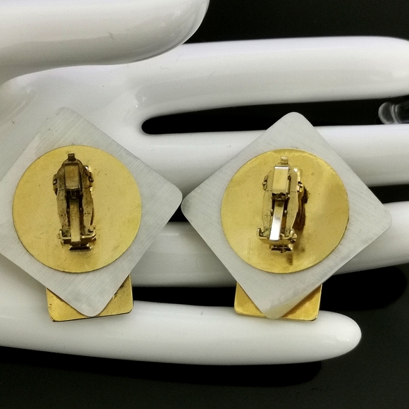 Vintage FAC/Butler Unsign gold tone mother of pearl/tiger eye brooch earring set - Picture 9 of 10